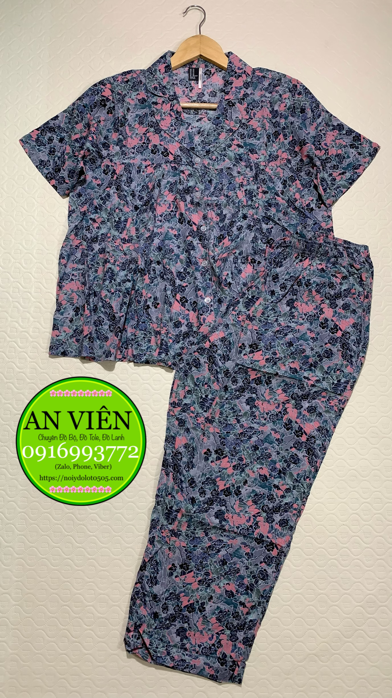 64A40262-5BD7-4E01-B5D5-3C28FF0F56B8